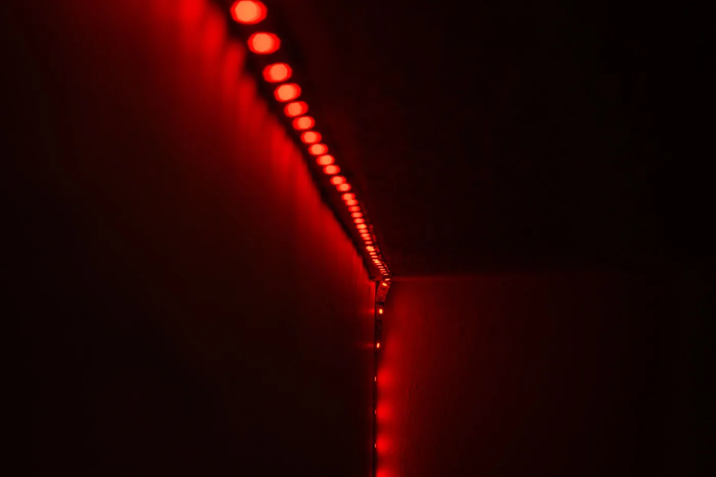 LED pásky v interiéru: kam patří a jak je instalovat